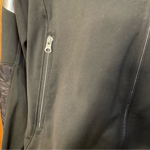 Under armour black iridescent logo with‎ front pockets size medium fitted jacket - Picture 3 of 8